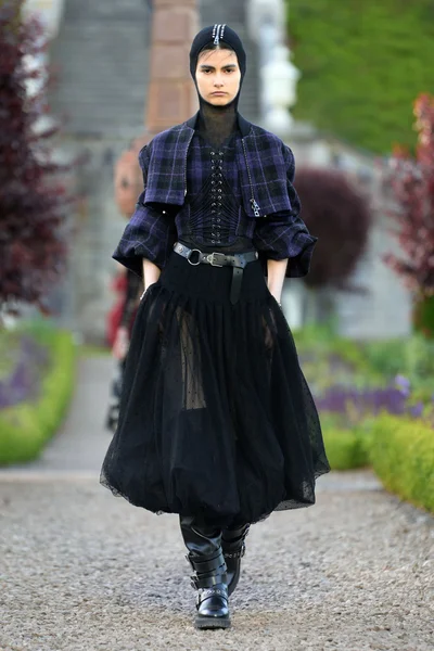 Look 3
